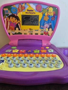 Vtech FRENCH Dora Surprise Kids Learning Laptop